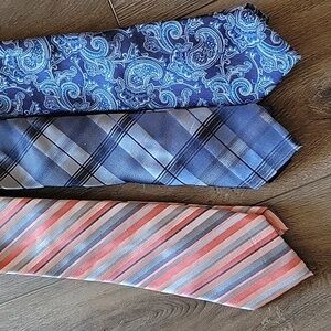 Bundle 3 Mens Ties Calvin Klein and Izod Like New